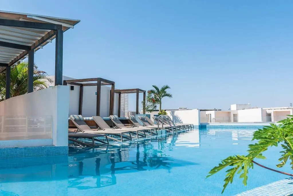 Luxury Condo 1Br Kitchen Ac Gym Pool Cine 100Mb Playa del Carmen